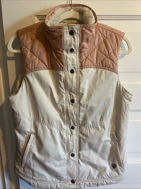 Kuhl Two-Tone Quilted Pink and Cream Sleeveless Puffer Vest
